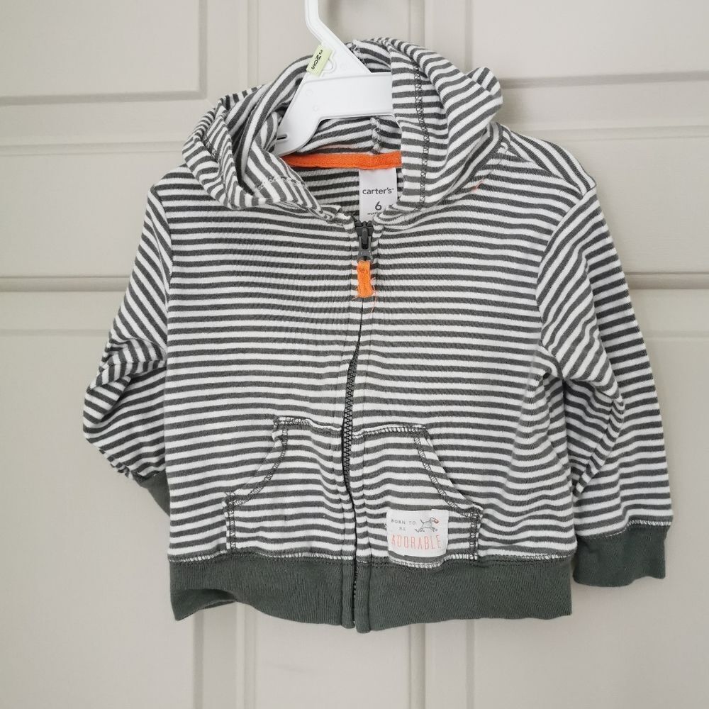 3/$15 Carter's sweater size 6m